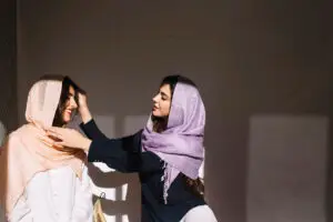 Tips Menjaga Kelembapan Rambut di Balik Hijab